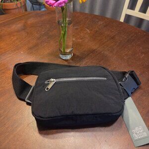 Wild Fable belt bag black